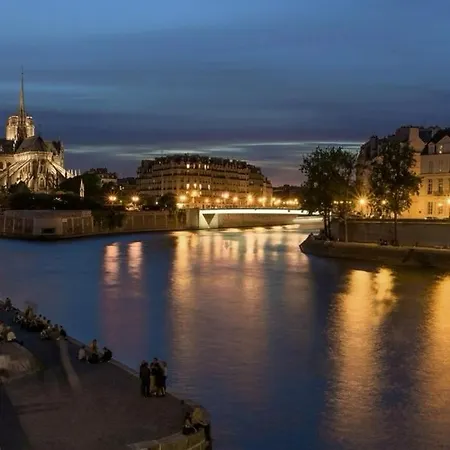 Renove Parisien En Plein Coeur De L'ile Saint-louis Juste En Face De Notre-dame ! Appartamento