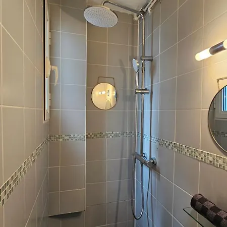 Renove Parisien En Plein Coeur De L'ile Saint-louis Juste En Face De Notre-dame ! Appartamento