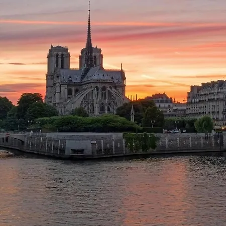 Appartamento Renove Parisien En Plein Coeur De L'ile Saint-louis Juste En Face De Notre-dame !