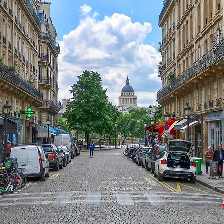 Appartamento Renove Parisien En Plein Coeur De L'ile Saint-louis Juste En Face De Notre-dame ! *