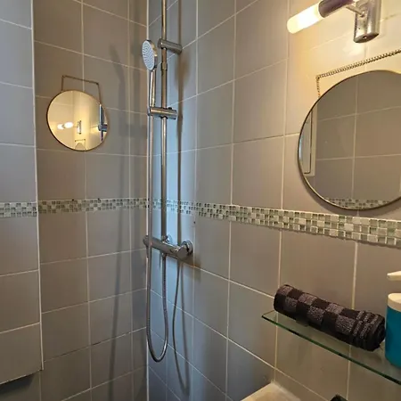Renove Parisien En Plein Coeur De L'ile Saint-louis Juste En Face De Notre-dame ! Appartamento